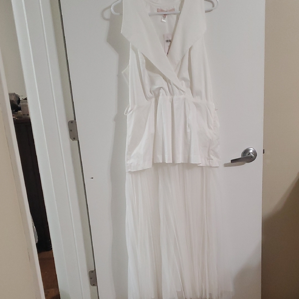 White Sleeveless Dress